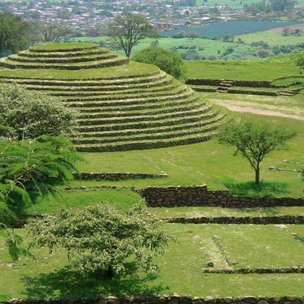 Visitar la Zona Arqueológica Los Guachirnontones